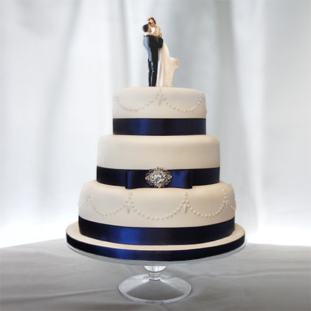 Traditional Elegant Wedding Cake Traditional Elegant Wedding Cake